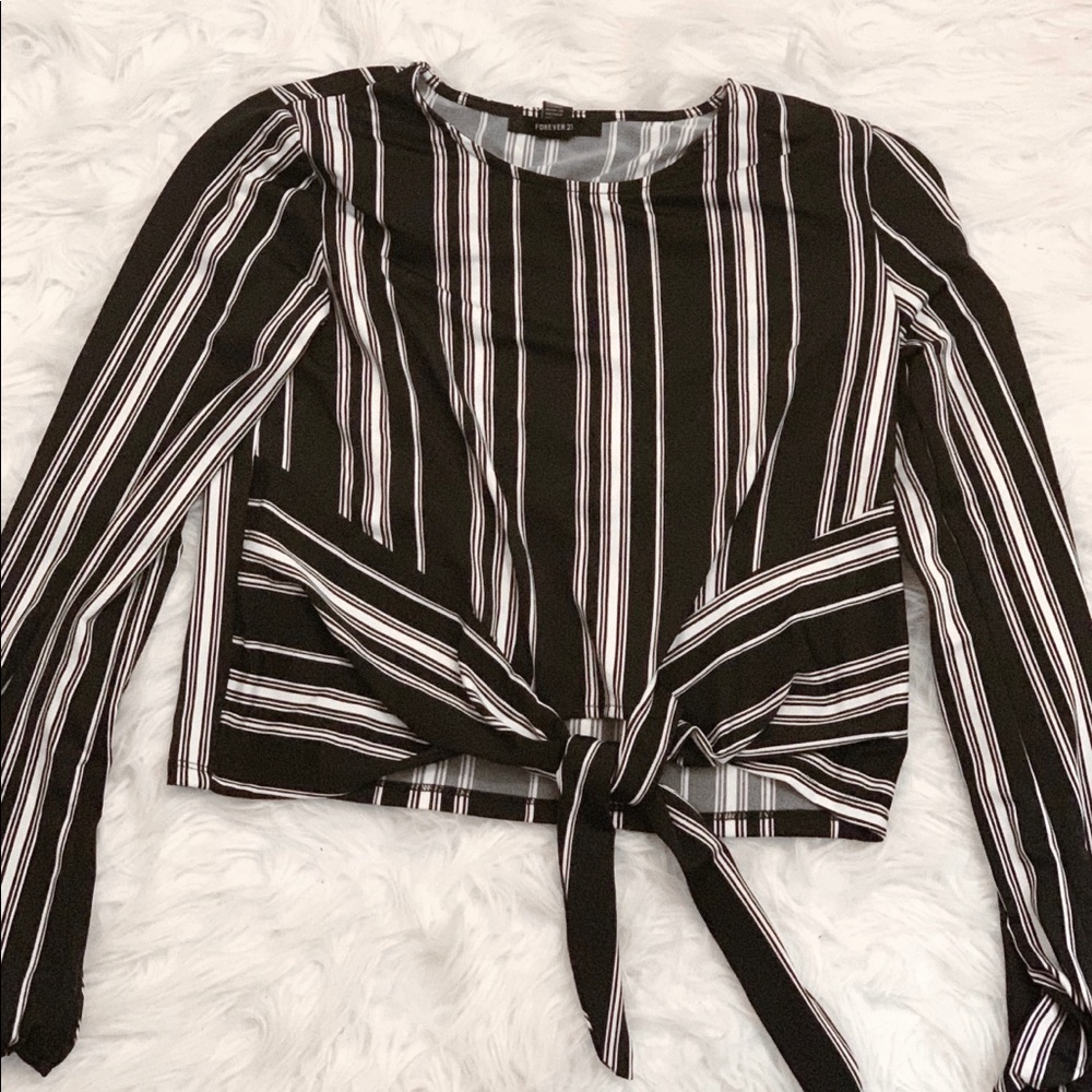 Black and white crop top